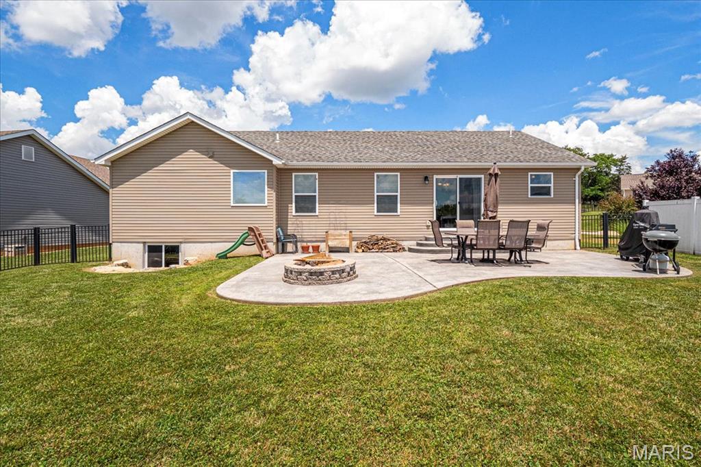 House Springs, Missouri 63051, United States, 3 Bedrooms Bedrooms, ,2 BathroomsBathrooms,Residential,Pending,161828