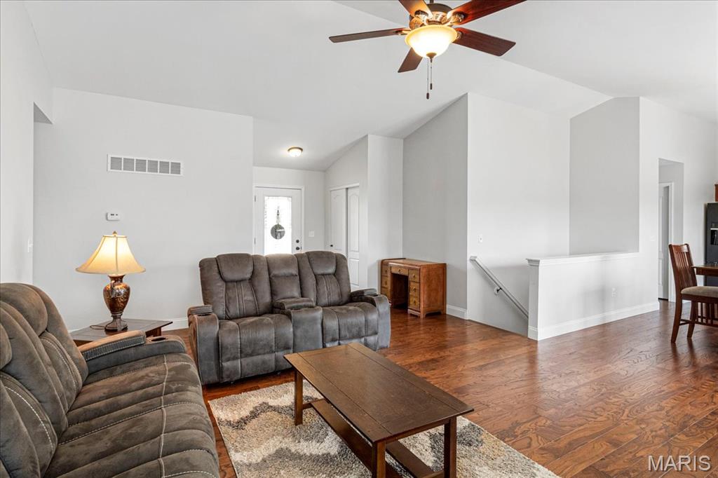 House Springs, Missouri 63051, United States, 3 Bedrooms Bedrooms, ,2 BathroomsBathrooms,Residential,Pending,161828