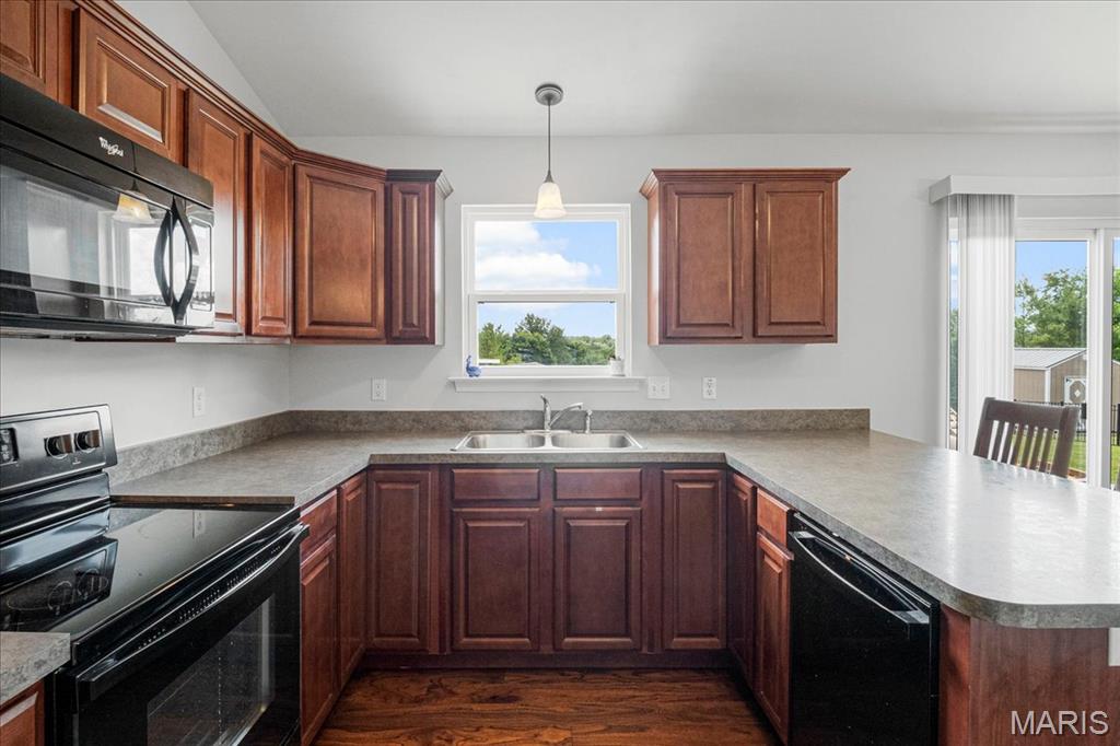 House Springs, Missouri 63051, United States, 3 Bedrooms Bedrooms, ,2 BathroomsBathrooms,Residential,Pending,161828