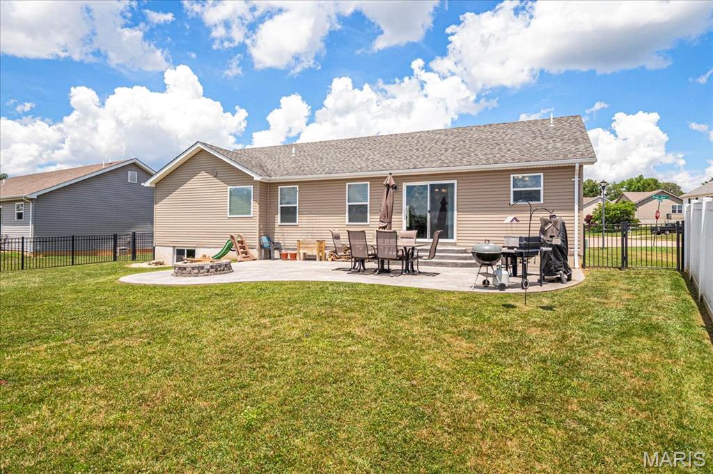 House Springs, Missouri 63051, United States, 3 Bedrooms Bedrooms, ,2 BathroomsBathrooms,Residential,Pending,161828