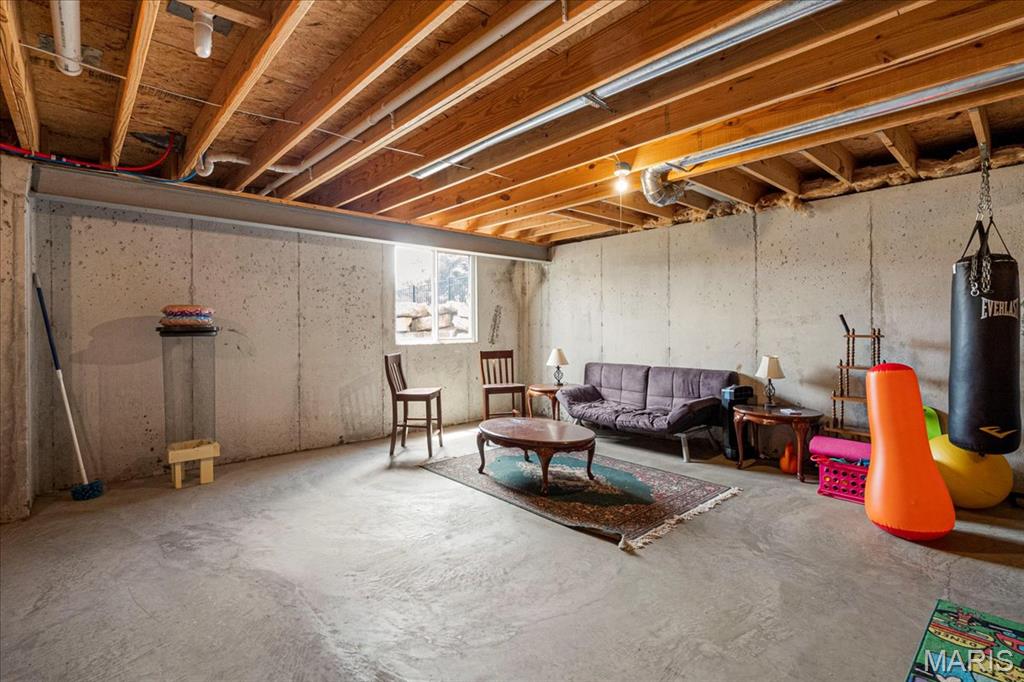 House Springs, Missouri 63051, United States, 3 Bedrooms Bedrooms, ,2 BathroomsBathrooms,Residential,Pending,161828