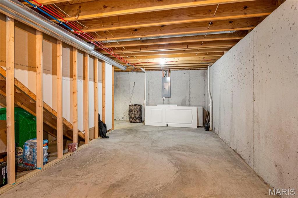 House Springs, Missouri 63051, United States, 3 Bedrooms Bedrooms, ,2 BathroomsBathrooms,Residential,Pending,161828