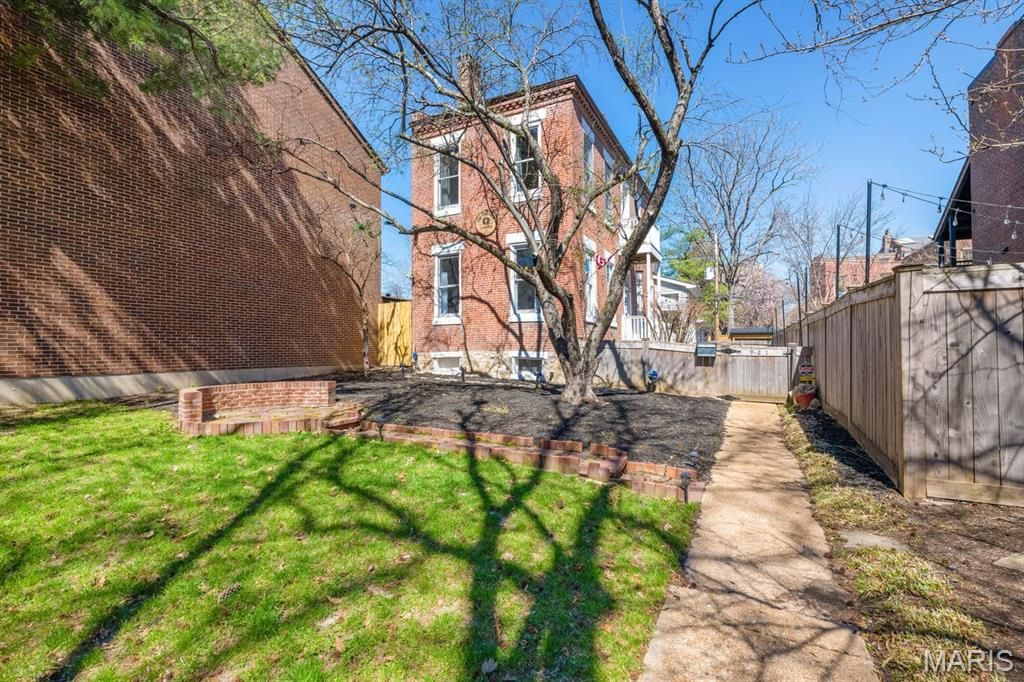 Photo of 921 Morrison Avenue, St Louis, MO 63104 (MLS # 26025794)