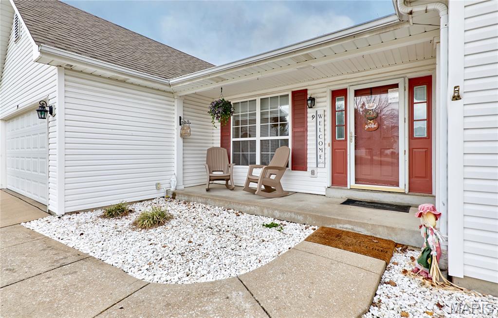 Photo of 9 Percheron Place, St Peters, MO 63376 (MLS # 26066034)