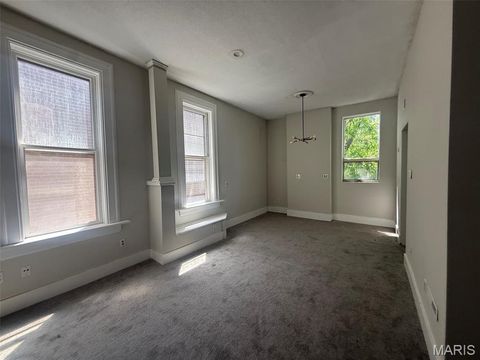 Tiny photo for 1725 Oregon Place, St Louis, MO 63104 (MLS # 26030137)
