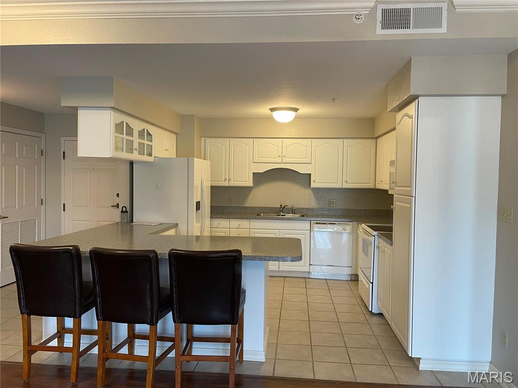 Maingate Condominiums - Residential