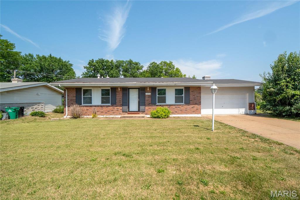 Photo 1 of 25 — 11010 Ebert Drive, St Louis, MO 63136