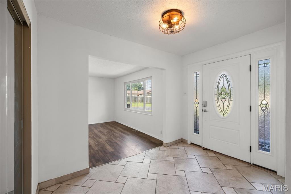 2821 Rose Acres Lane