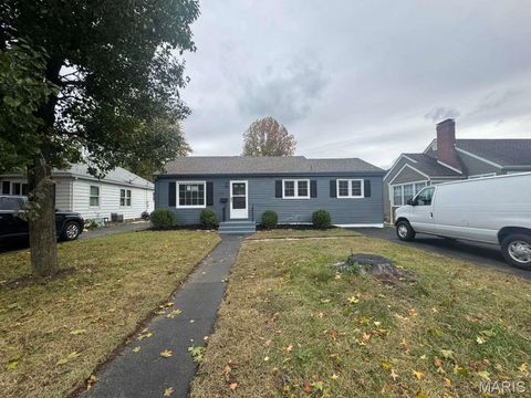 527 Metzger Avenue Wood River IL 62095