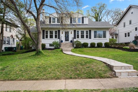 Photo of 451 W Jackson Road, Webster Groves, MO 63119 (MLS # 26006366)