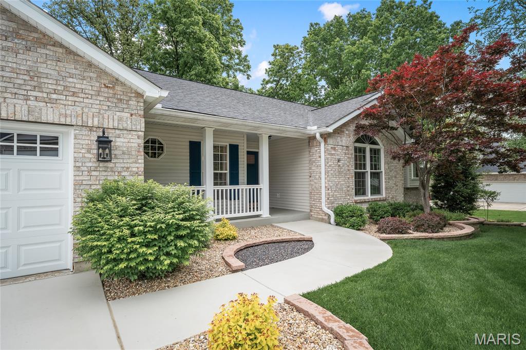 1963 Woodland Court