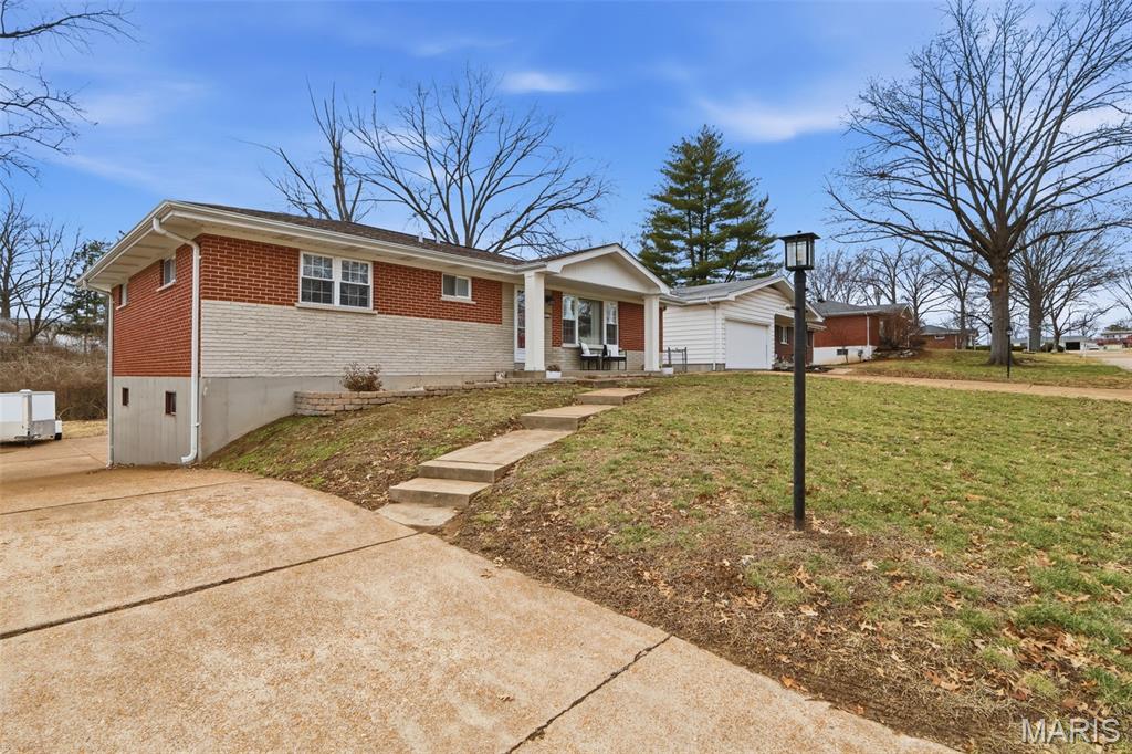 1030 Camelot Gardens Dr Drive