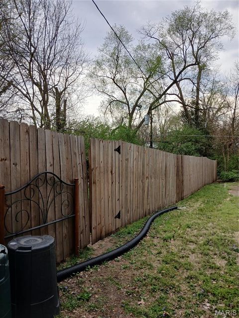 Tiny photo for 7020 Greenway Avenue, Beverly Hills, MO 63121 (MLS # 26019282)