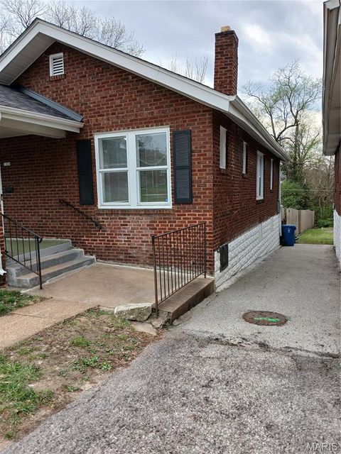Tiny photo for 7020 Greenway Avenue, Beverly Hills, MO 63121 (MLS # 26019282)