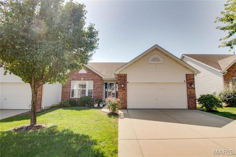 Photo of 6814 Kensington Drive, Maryville, IL 62062 (MLS # 26060720)