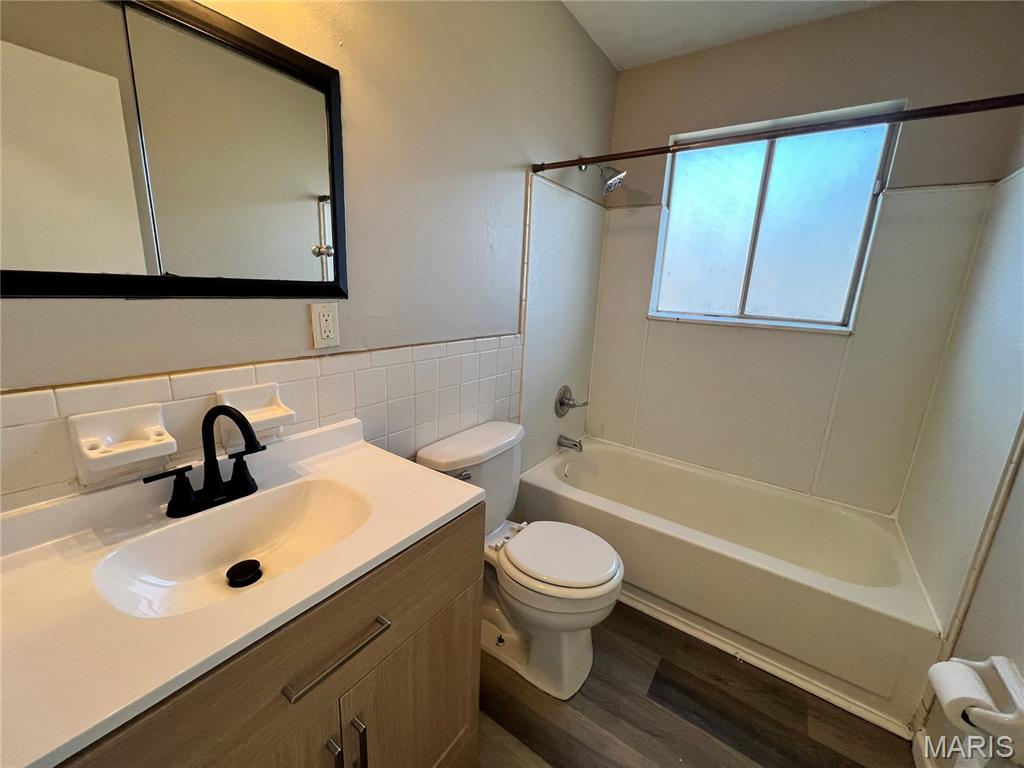 Glenview Court - Residential Lease