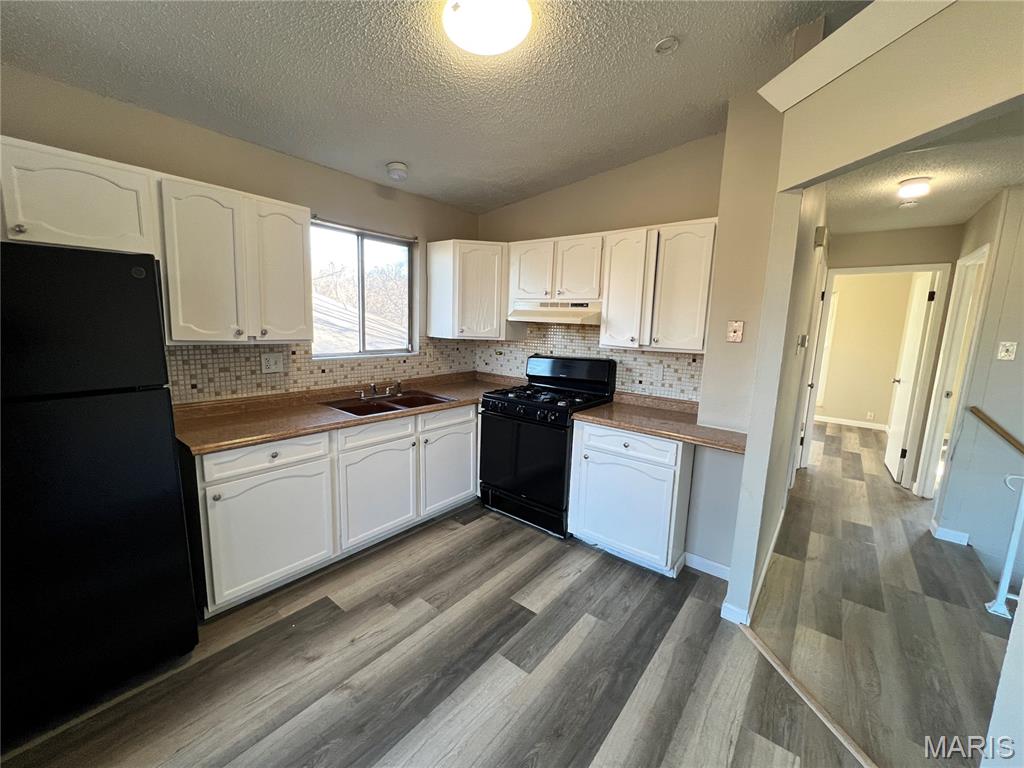 Glenview Court - Residential Lease