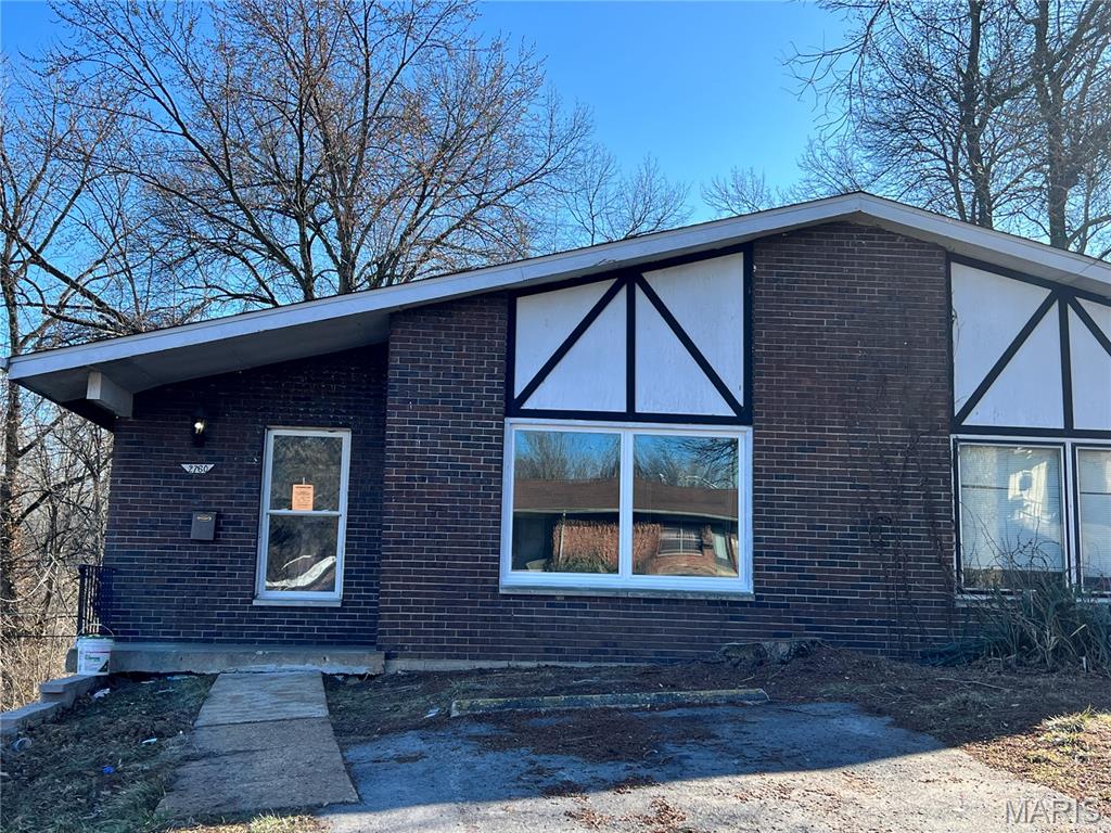 Glenview Court - Residential Lease