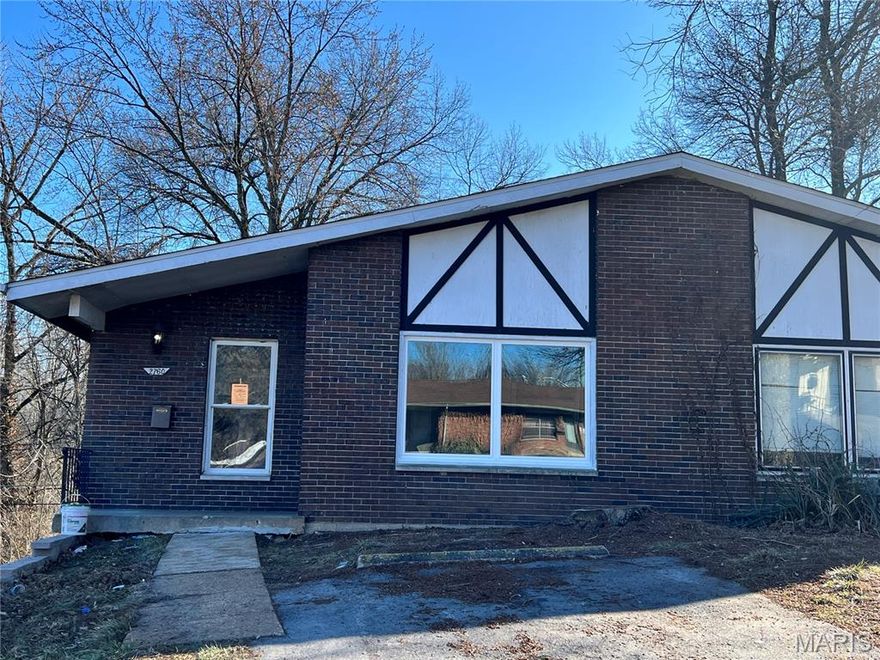 This is one side of a duplex, and it is 3 bedrooms, 1.5 bathrooms with a walk out lower level and approximately 1287 sq ft of finished living area. Tenant is responsible for all utilities, including $95/mo for sewer, to be paid to owner in addition to their monthly rent payment. Qualifications: Income must be 3x the asking rent, a minimum credit score of 580, proof of income for the last 30 days, no evictions or felonies in the last 5 years. Application fee is $40 per adult.