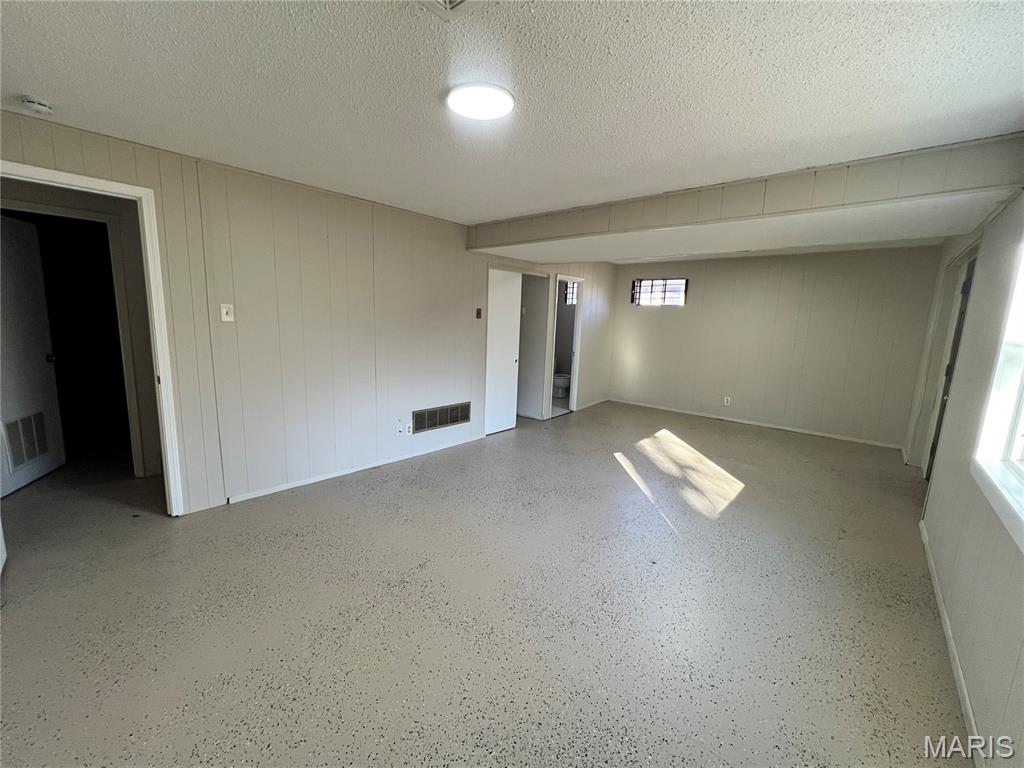 Glenview Court - Residential Lease