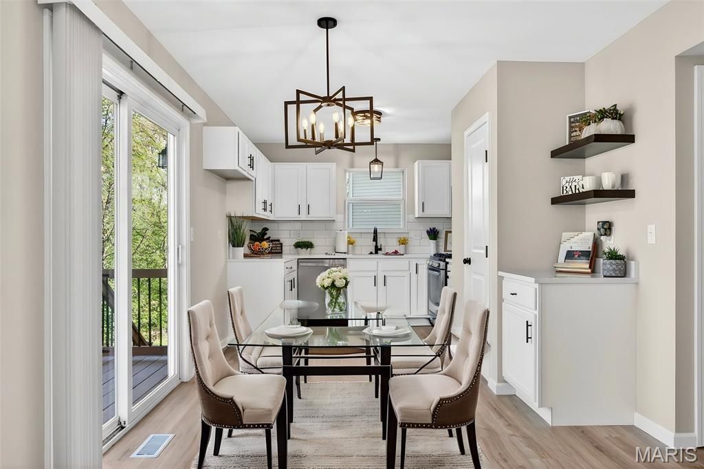 Photo of 25 Ramblewood Court, Wentzville, MO 63385 (MLS # 26024423)