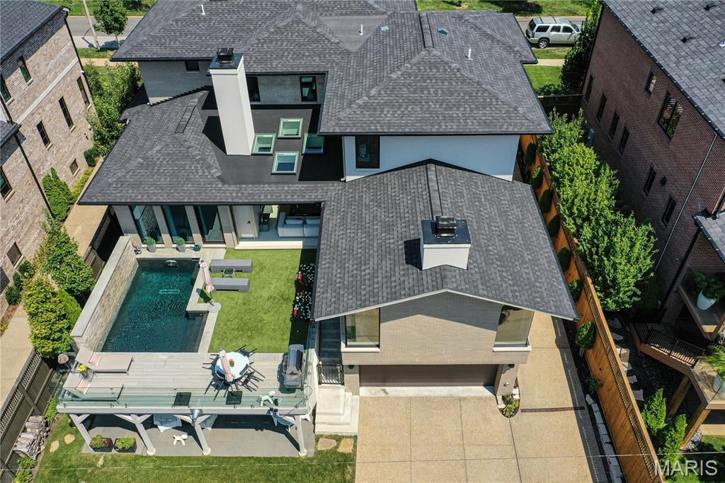 123 N Forsyth Boulevard