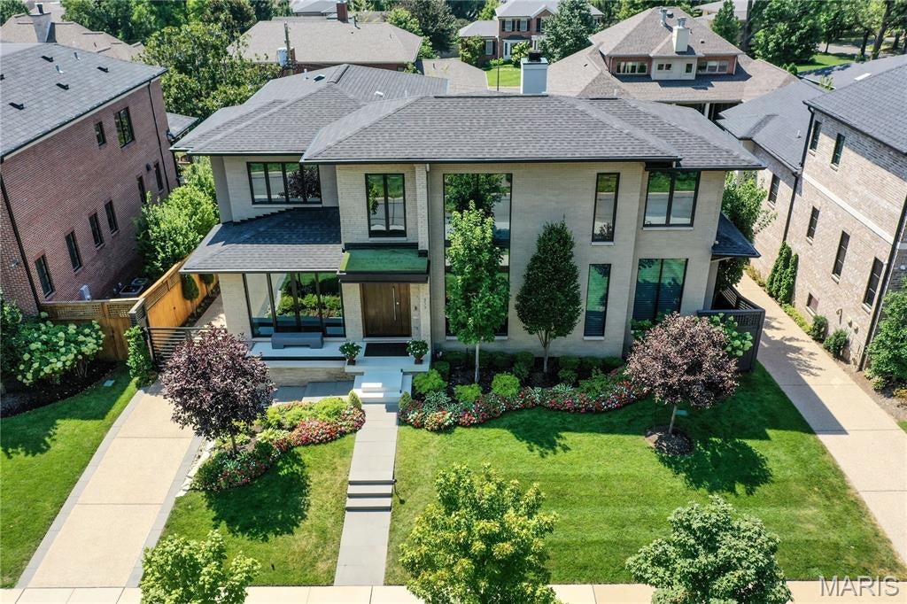 123 N Forsyth Boulevard