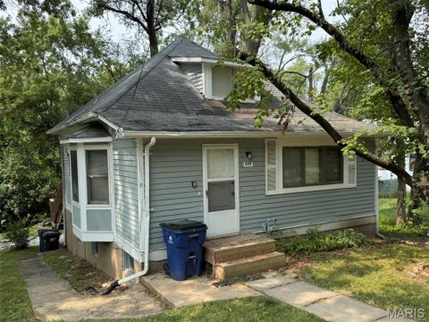 Photo of 125 S Harvey Avenue, Ferguson, MO 63135 (MLS # 26069479)