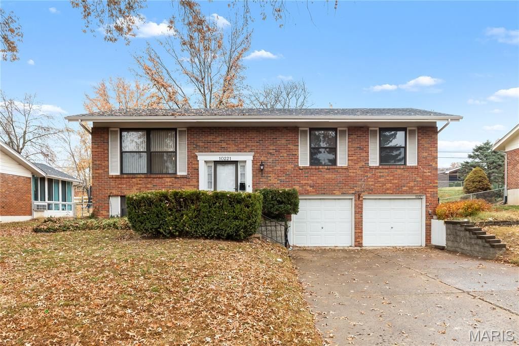 Photo of 10221 Buffton Drive, Lakeshire, MO 63123 (MLS # 25079057)