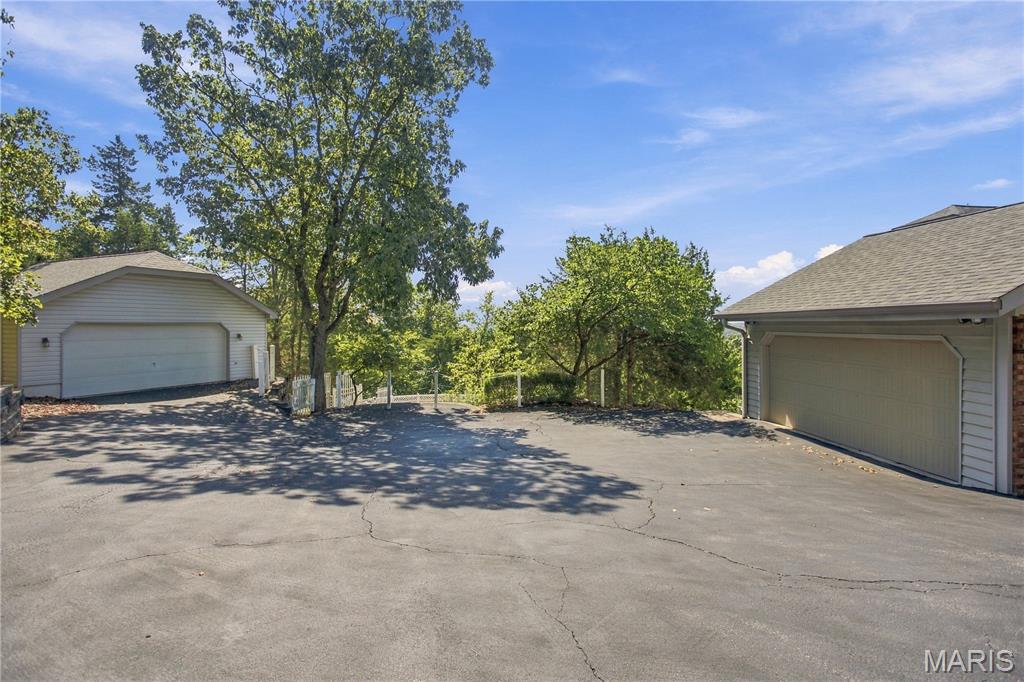 2 Rockwood Forest Glen