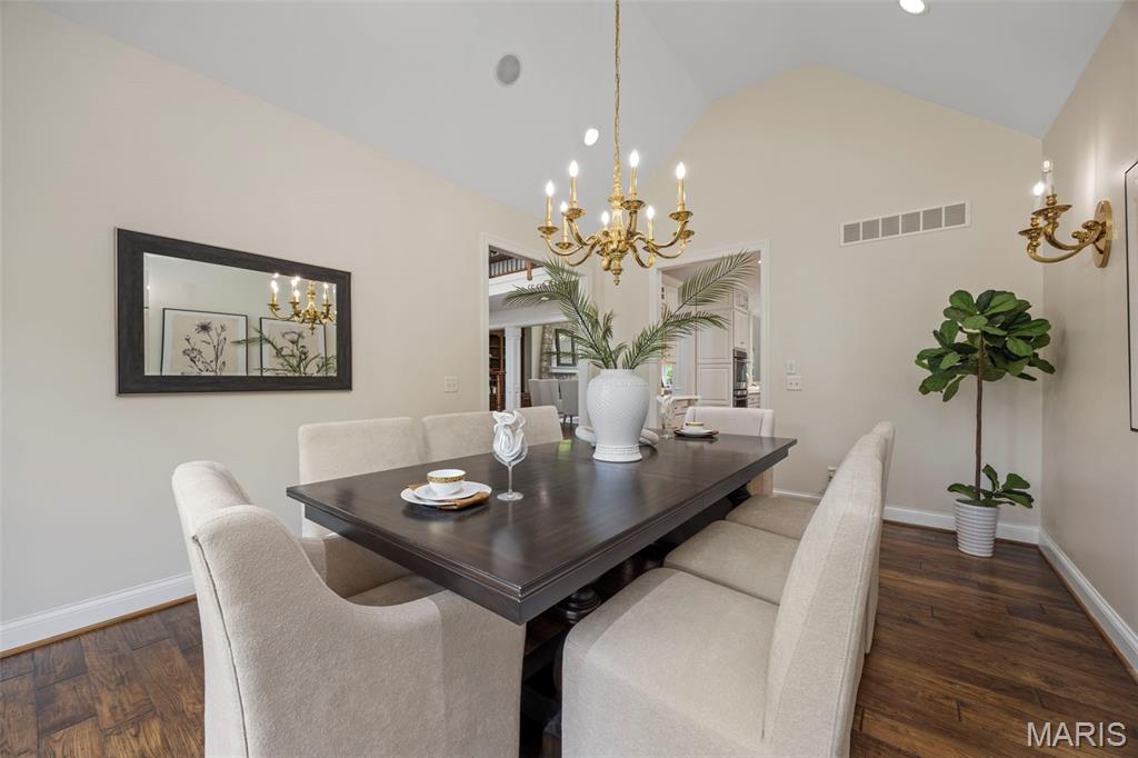 St Louis, Missouri 63122, United States, 5 Bedrooms Bedrooms, ,5 BathroomsBathrooms,Residential,Coming Soon,218257