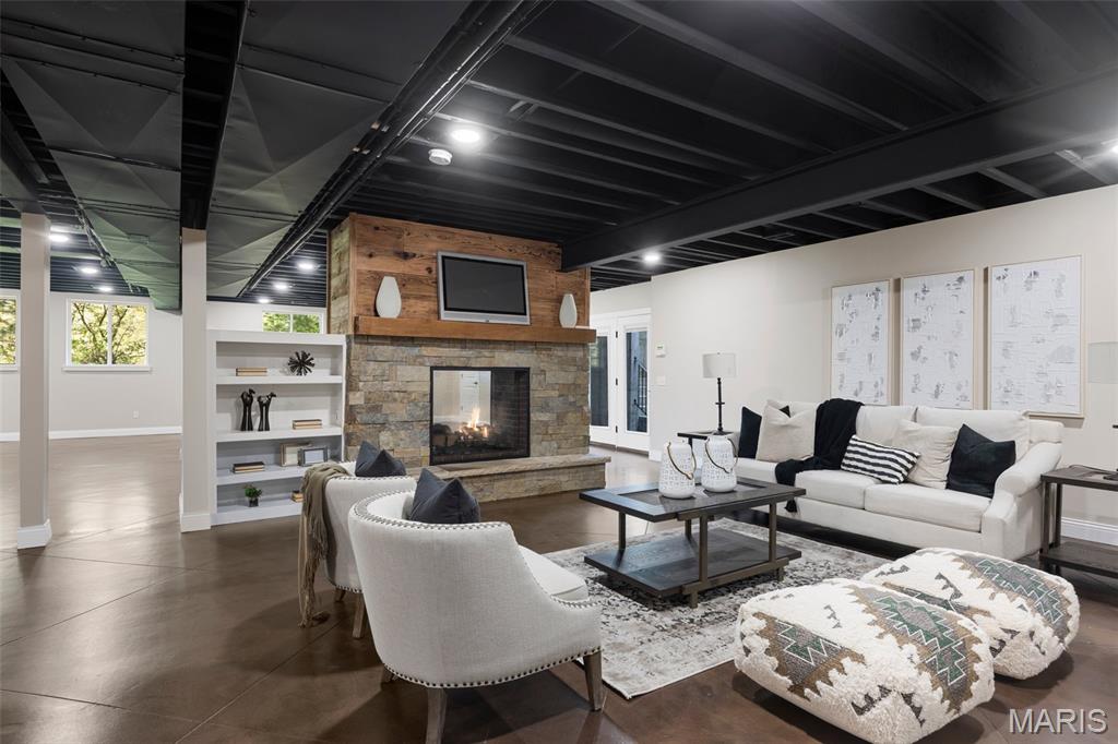 St Louis, Missouri 63122, United States, 5 Bedrooms Bedrooms, ,5 BathroomsBathrooms,Residential,Coming Soon,218257