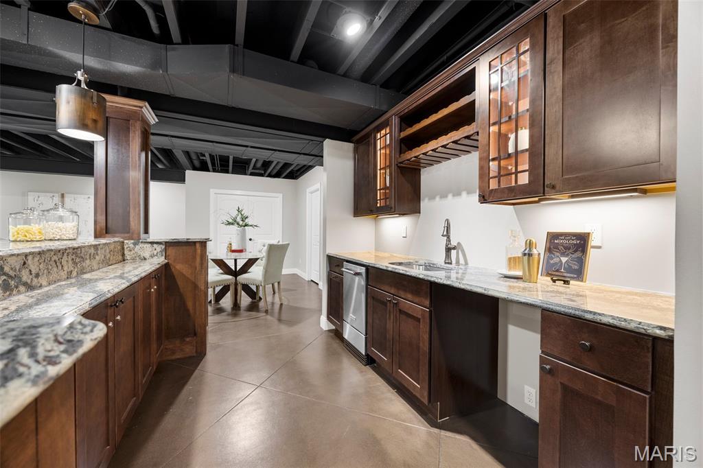 St Louis, Missouri 63122, United States, 5 Bedrooms Bedrooms, ,5 BathroomsBathrooms,Residential,Coming Soon,218257