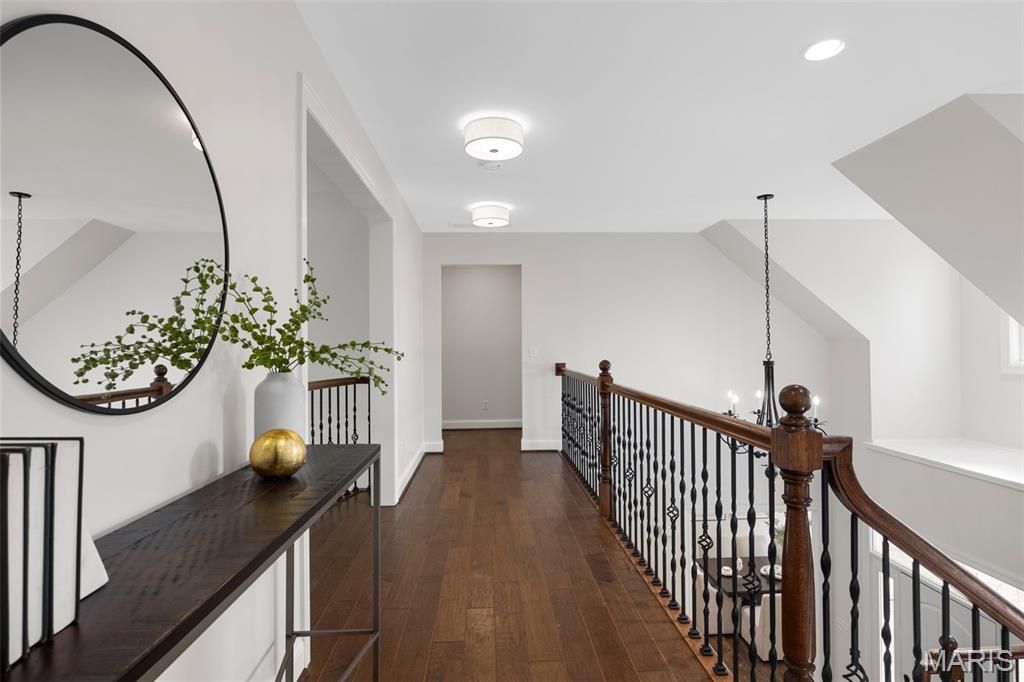 St Louis, Missouri 63122, United States, 5 Bedrooms Bedrooms, ,5 BathroomsBathrooms,Residential,Coming Soon,218257