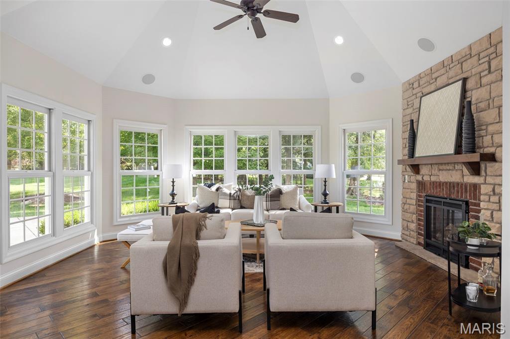 St Louis, Missouri 63122, United States, 5 Bedrooms Bedrooms, ,5 BathroomsBathrooms,Residential,Coming Soon,218257