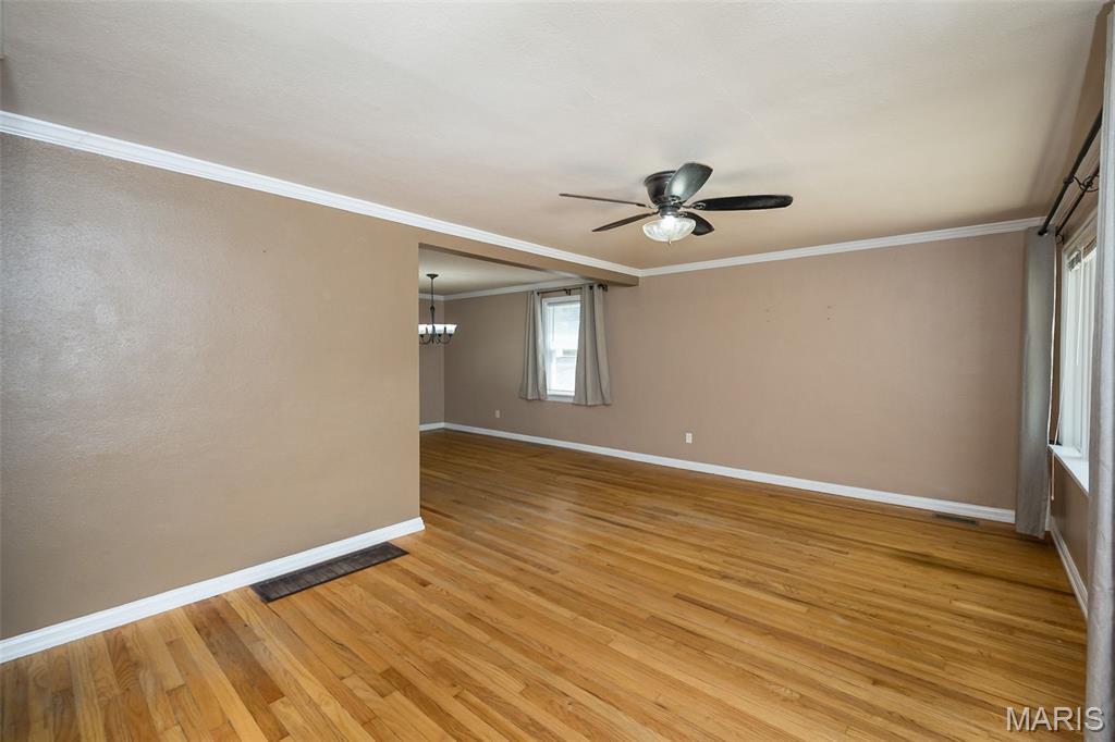 St Louis, Missouri 63114, United States, 4 Bedrooms Bedrooms, ,2 BathroomsBathrooms,Residential,Pending,186420