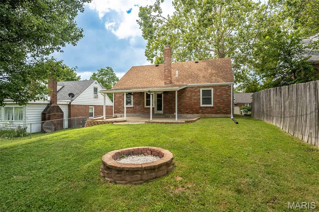 St Louis, Missouri 63114, United States, 4 Bedrooms Bedrooms, ,2 BathroomsBathrooms,Residential,Pending,186420