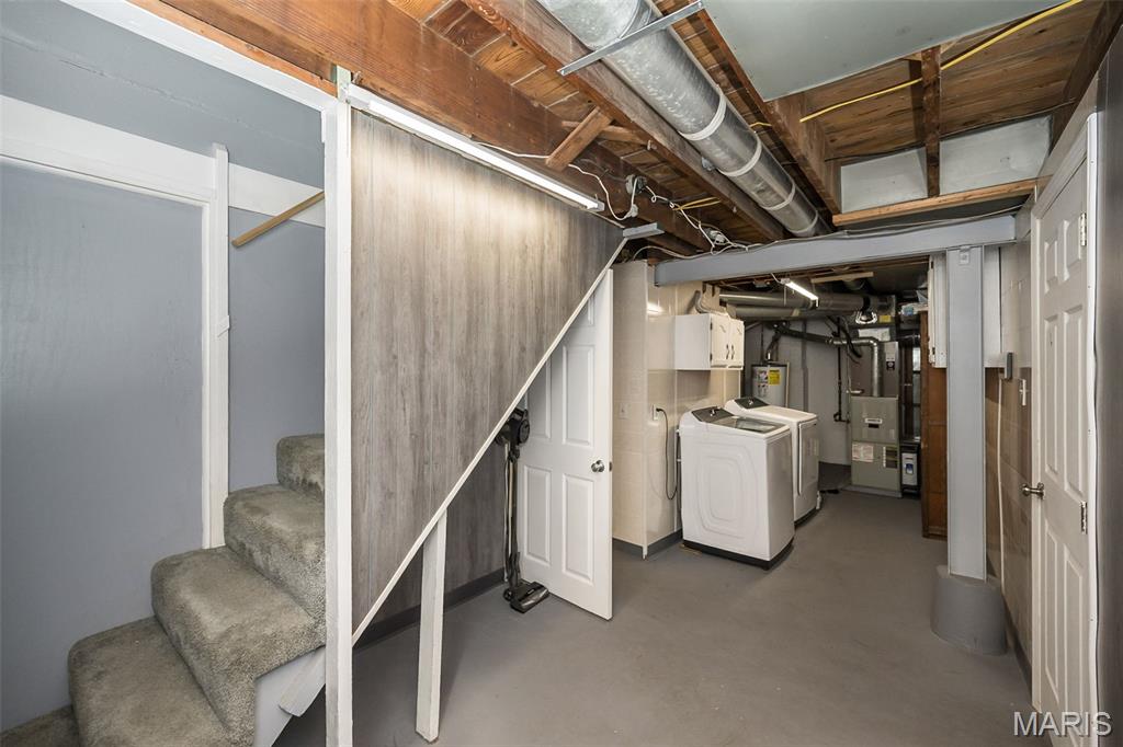 St Louis, Missouri 63114, United States, 4 Bedrooms Bedrooms, ,2 BathroomsBathrooms,Residential,Pending,186420