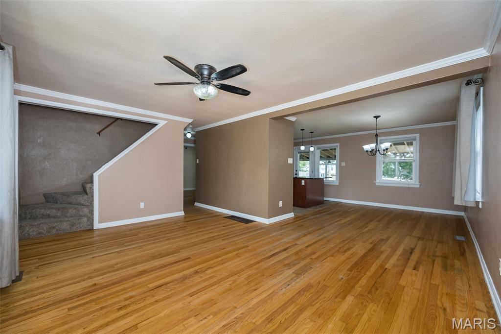 St Louis, Missouri 63114, United States, 4 Bedrooms Bedrooms, ,2 BathroomsBathrooms,Residential,Pending,186420