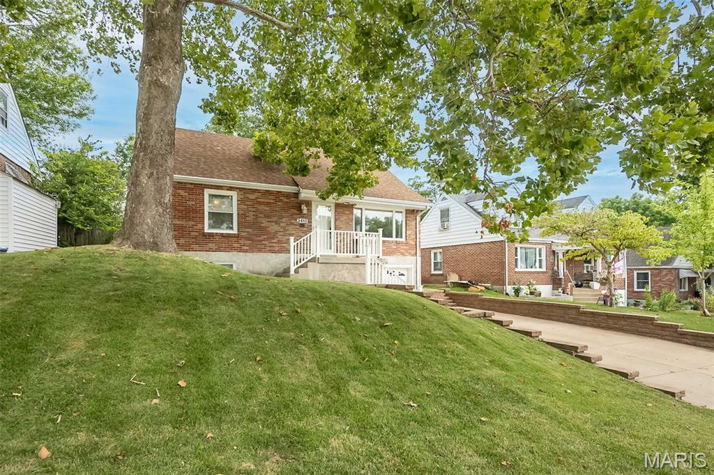 St Louis, Missouri 63114, United States, 4 Bedrooms Bedrooms, ,2 BathroomsBathrooms,Residential,Pending,186420