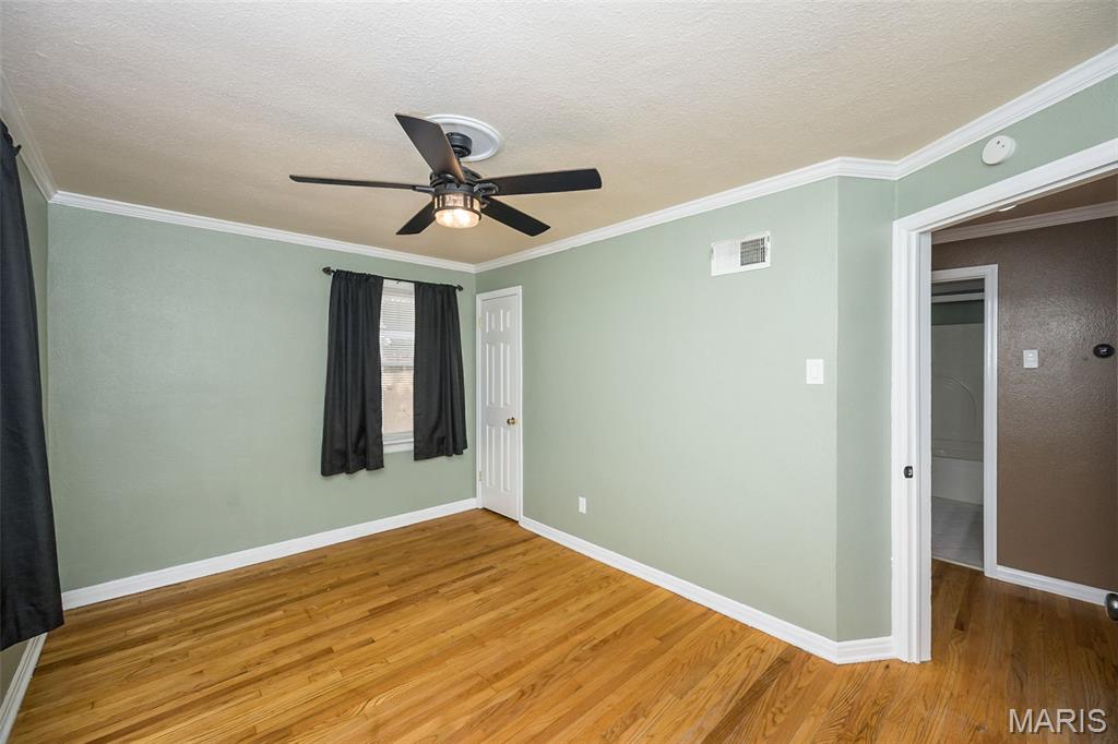 St Louis, Missouri 63114, United States, 4 Bedrooms Bedrooms, ,2 BathroomsBathrooms,Residential,Pending,186420