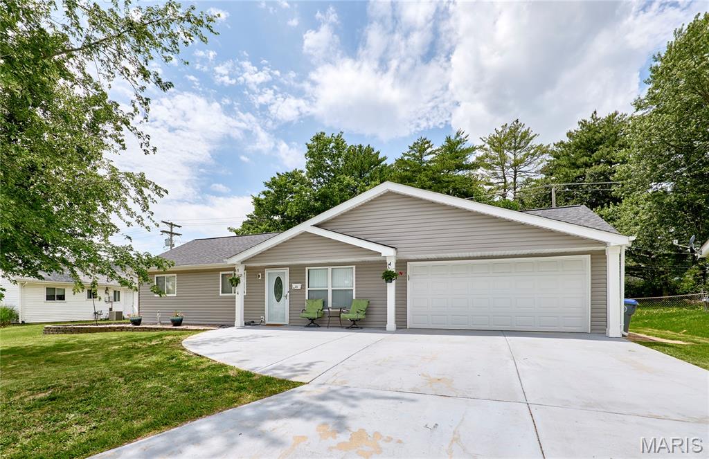 Photo of 23 Saint Margaret Lane, OFallon, MO 63366 (MLS # 26036590)