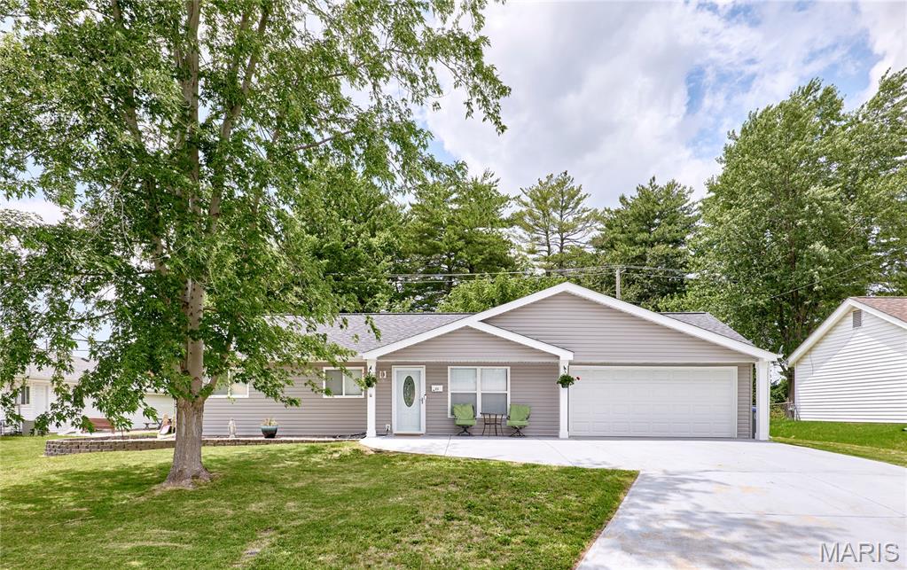 Photo of 23 Saint Margaret Lane, OFallon, MO 63366 (MLS # 26036590)