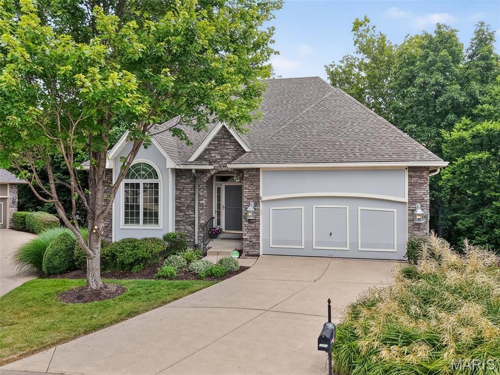 Photo of 1204 Cobblestone Terrace Ter, Lake Saint Louis, MO 63367 (MLS # 25073187)