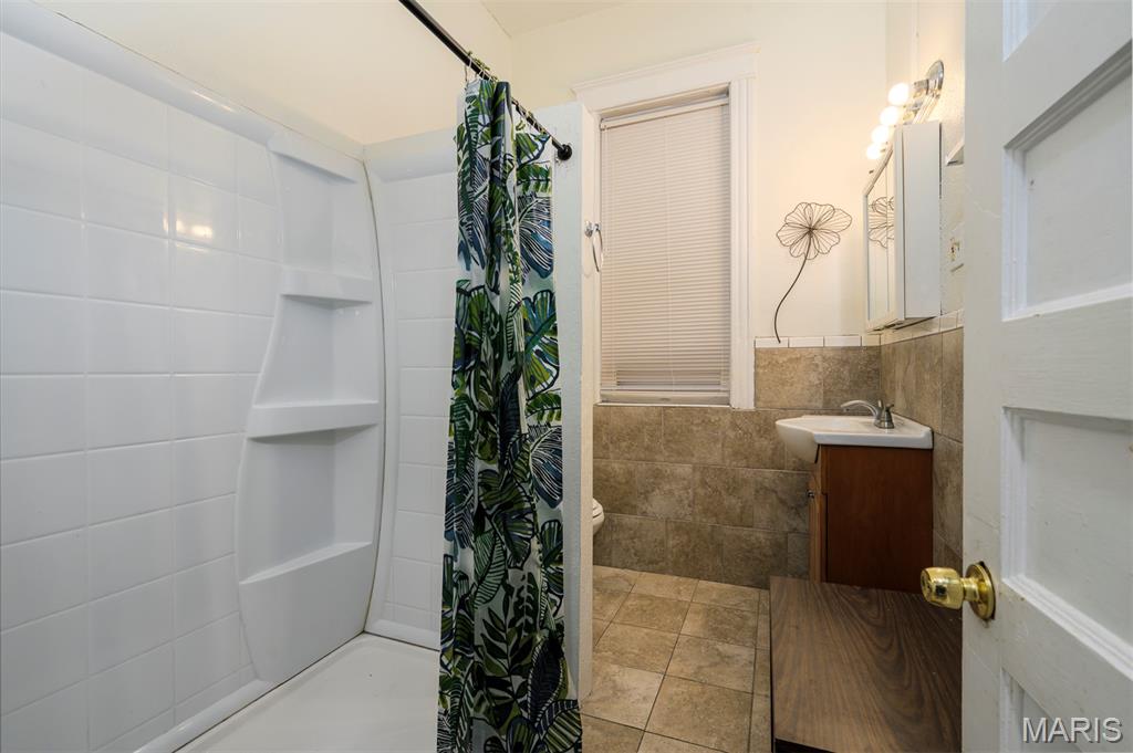 Lindells Add 02 - Residential Income