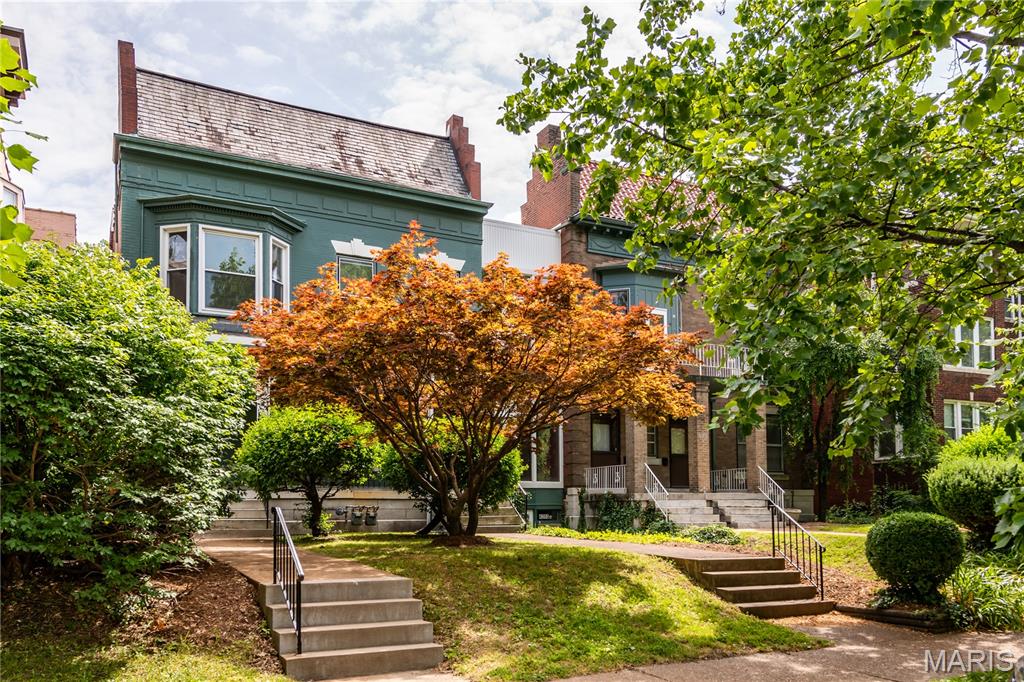 4374-4382 W. Pine Boulevard