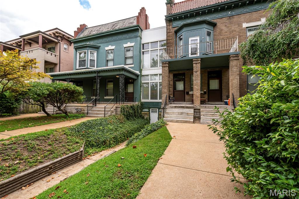 4374-4382 W. Pine Boulevard