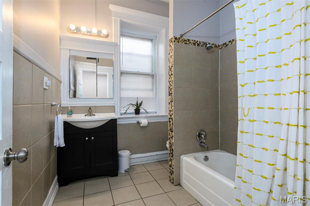 Lindells Add 02 - Residential Income