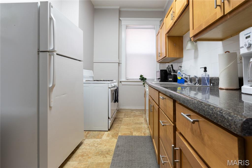 Lindells Add 02 - Residential Income