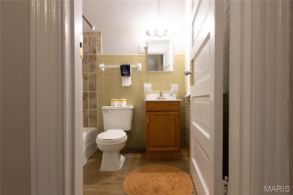 Lindells Add 02 - Residential Income